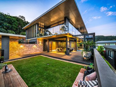 22 Akame Avenue, Caravonica