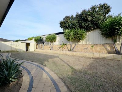 74 East Road, Pearsall