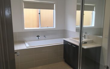 68 Viewbright Rd, Clyde North