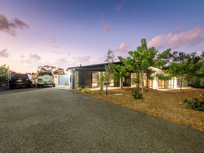 17 Bromfield Drive, Kelmscott