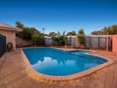 21 Premier Street, Hannans