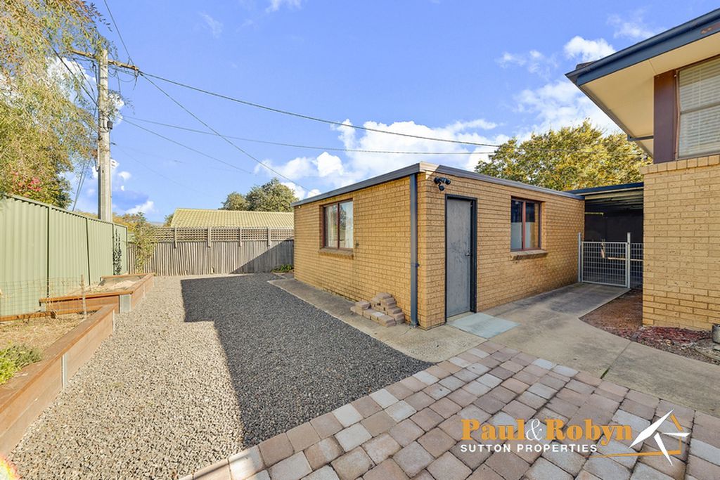 23 Brownsmith Crescent, Kambah