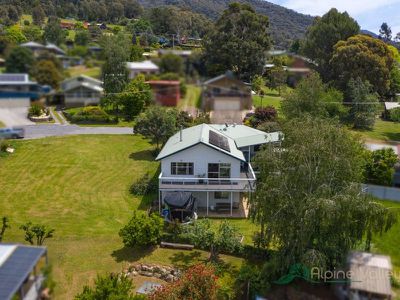 2 Marum Court, Tawonga South