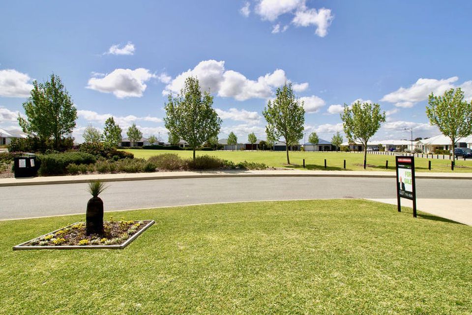 2 Whinhill Loop , Baldivis