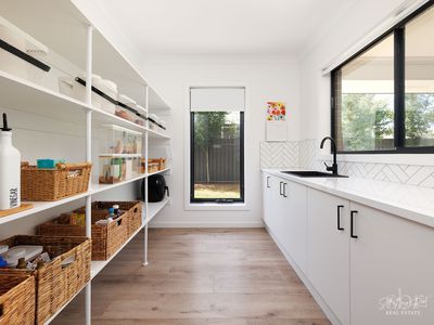 15 DEVITT WAY, Killara