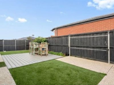 21 Colmar Street, Lara