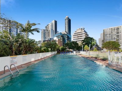 2c / 2 Riverview Parade, Surfers Paradise