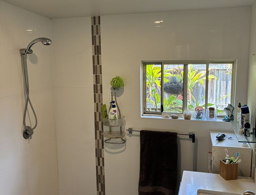 Granny flat in the heart of Tewantin image 3
