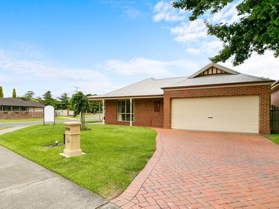 1 Cranswick Crescent, Sale