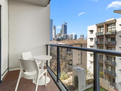 32 / 128 Mounts Bay Road, Perth