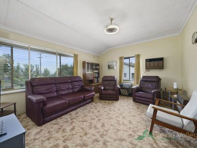 36 Lakeside Avenue, Mount Beauty