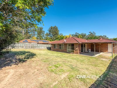 77 Brooklands Cct, Forest Lake