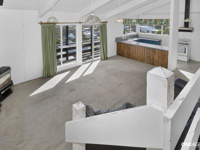 129 Gloaming Hill, Titahi Bay