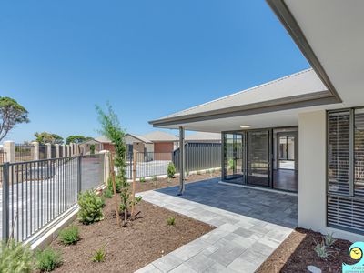 1 / 6 Merion Court, Yanchep