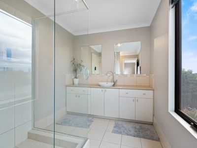46 Longmore Parade, Broadwood