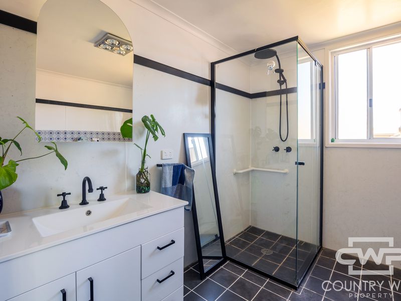 208 Sandon Street, South Guyra