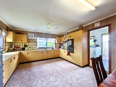 6 BLACKWOOD STREET, Goondi Bend
