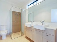 18 Mayfair Lane, Hope Island