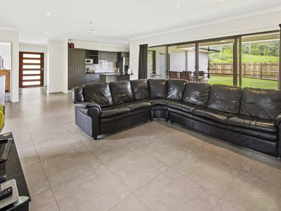9 Companion Way, Cannonvale
