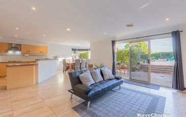 11 Windsor Drive, Beaconsfield