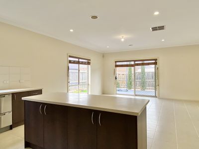 19 Nantha Way, Brookfield