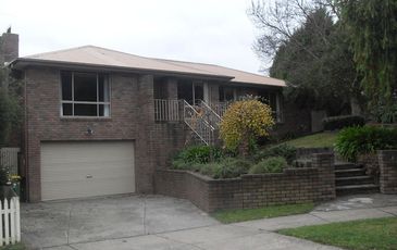 18 Mahon Crescent, Beaconsfield