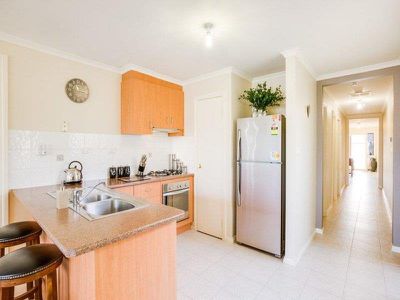 1 / 9 Governor Close, Tarneit