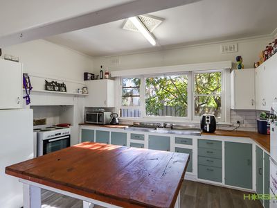 13 Cecil Street, Horsham