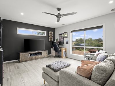 13 Oaksford Drive, Mansfield