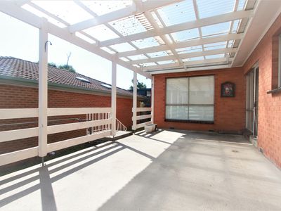 1 / 15 Essex Road, Mount Waverley