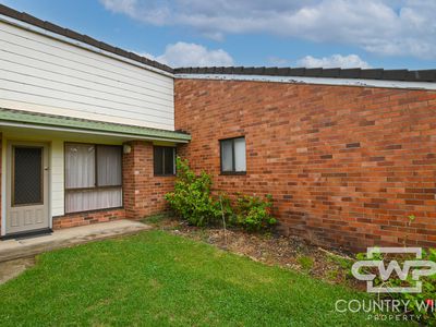 6 / 20 Cryland Street, Emmaville