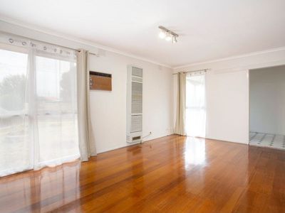 13 Meadowbank Court, Kings Park