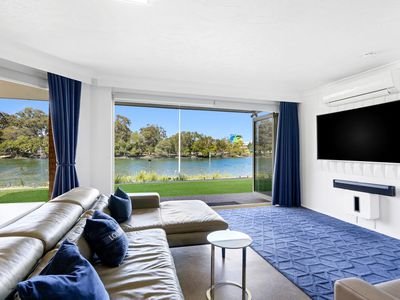 1 / 239 Stanhill Drive, Surfers Paradise