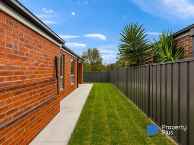 5 Rothschild Close, Epsom