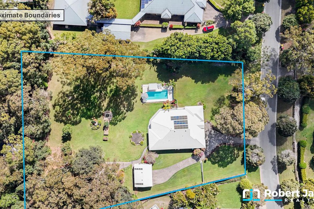 27 Edington Drive, Cooroibah
