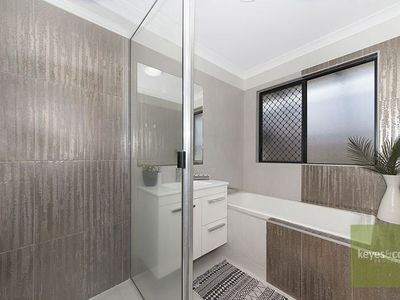 32 Ashmore Crescent, Burdell