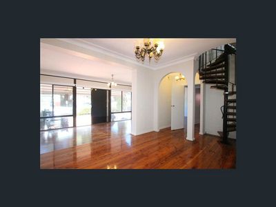 136 west Botany, Arncliffe