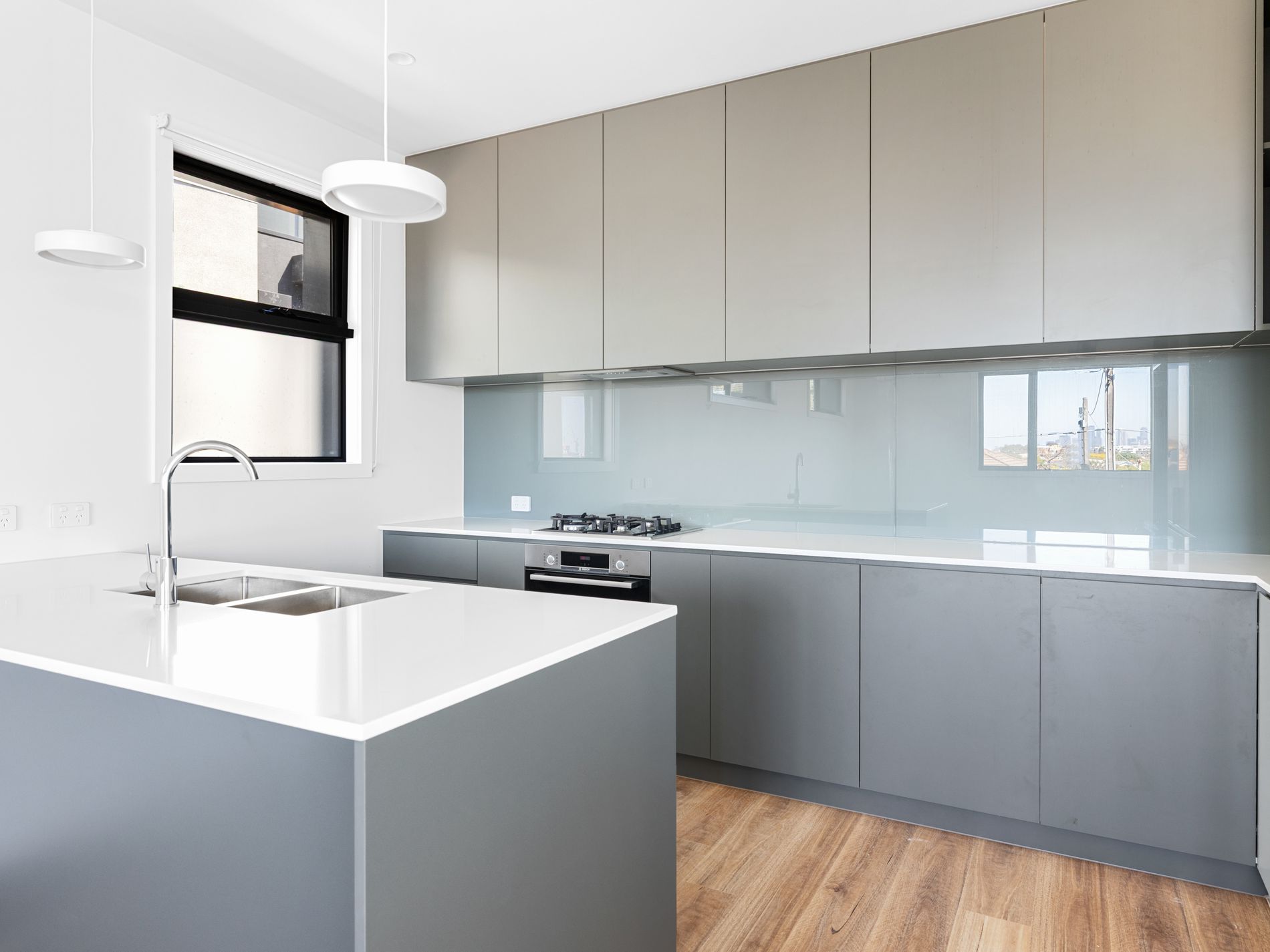 1 / 12 Irvine Crescent, Brunswick West