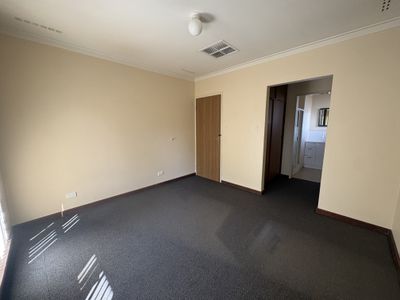 13 Scole Place, Huntingdale