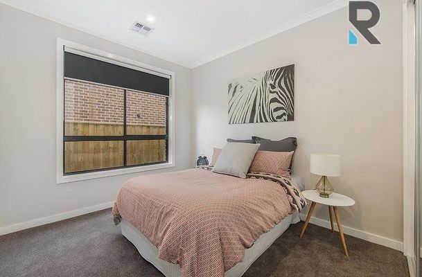 12 Montenegro Road, Greenvale