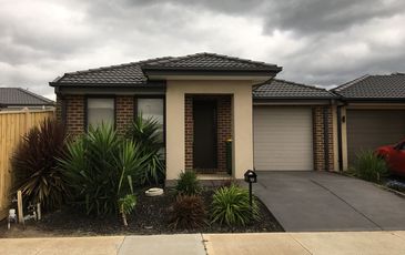 10 Weir Terrace, Officer