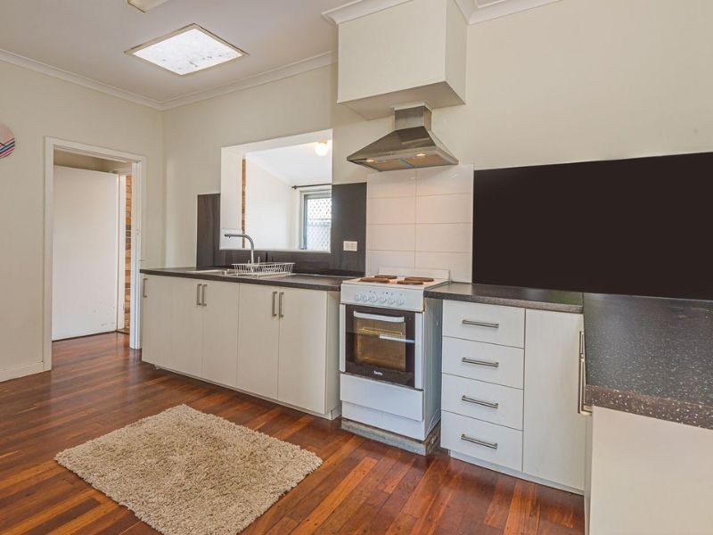 4 Berehaven Avenue, Thornlie