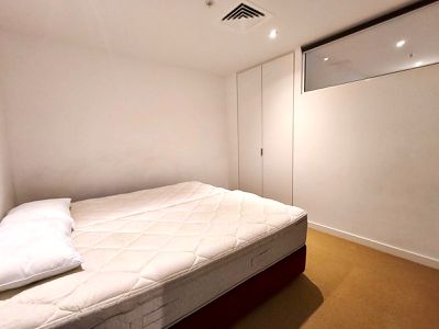 1018 / 555 Swanston Street, Carlton