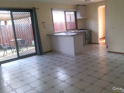 28 Beckington Crescent, Hampton Park