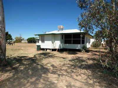 8 Wompoo road, Longreach