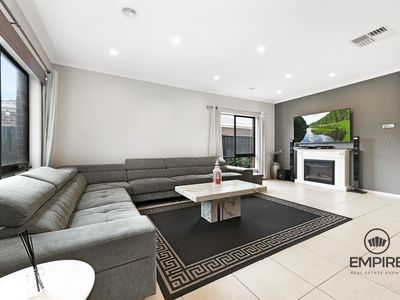 28 Yellowstone Avenue, Clyde