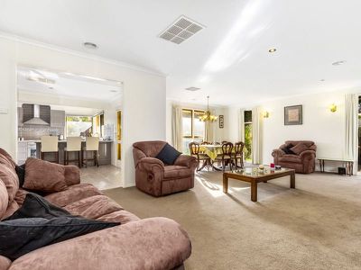 34 Huntingdon Avenue, Bayswater North