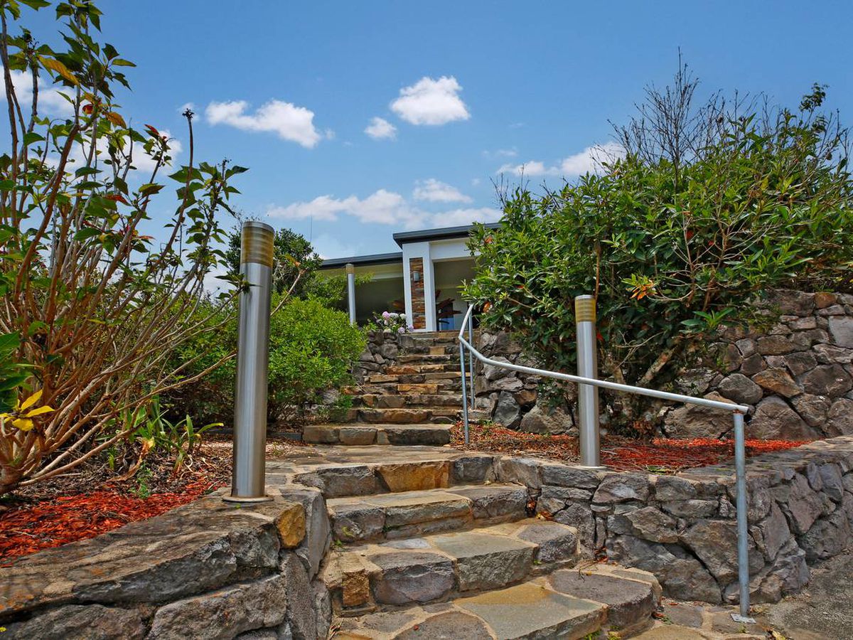 13 Moses Circuit, Atherton