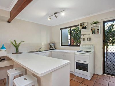 13 / 2 Dolphin Crescent, Noosaville