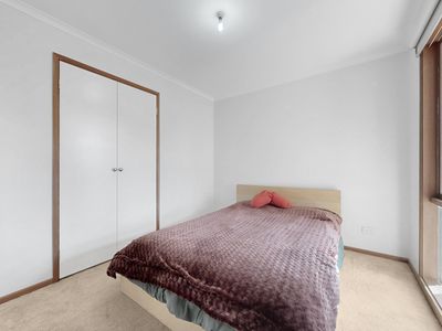 8 Geraldine Drive, Hampton Park